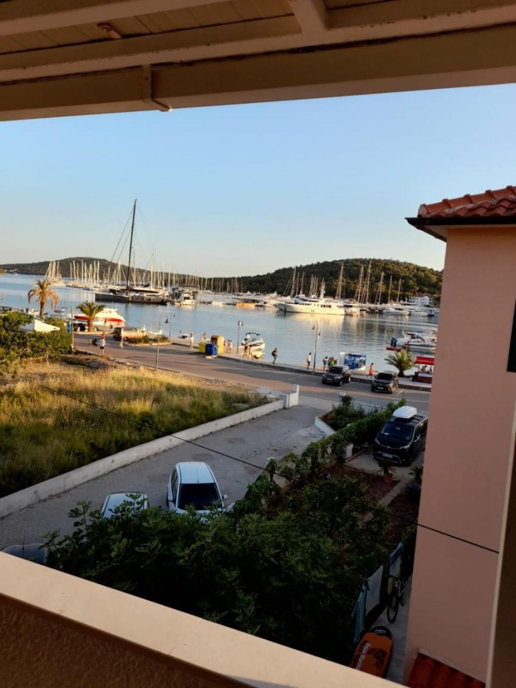 Apartment Bilja Rogoznica  Bagian luar foto